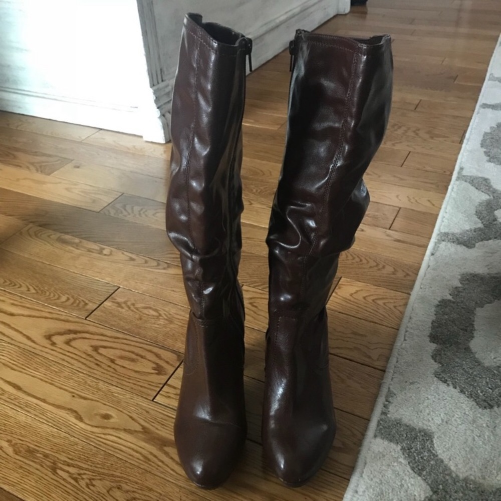 Marc Fisher boots size 8. Only worn a few times.